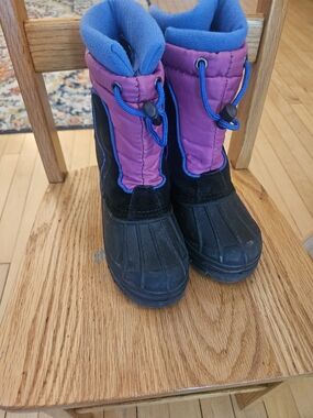 totes Kids Black and Purple Snow Boots with Blue Lining